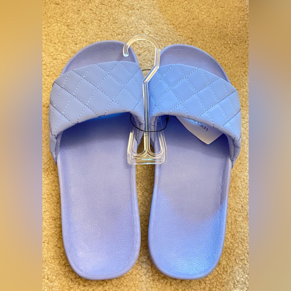 Vera Bradley Essential Slides. Grape Mist Sandals Soft Slip-On Design NWT